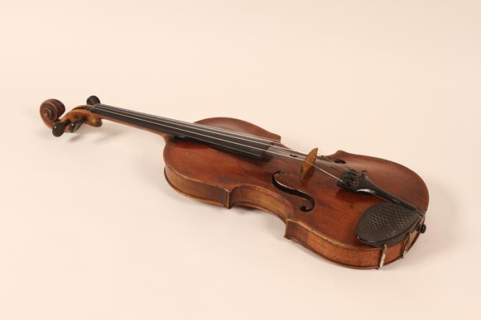 Violin Hidden in the Ł&oacute;dź Ghetto and retrieved after the war.